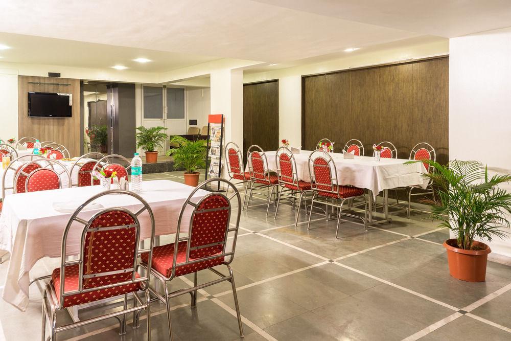 Hotel Treebo Trend Royal Kourt Aurangabad Exterior foto