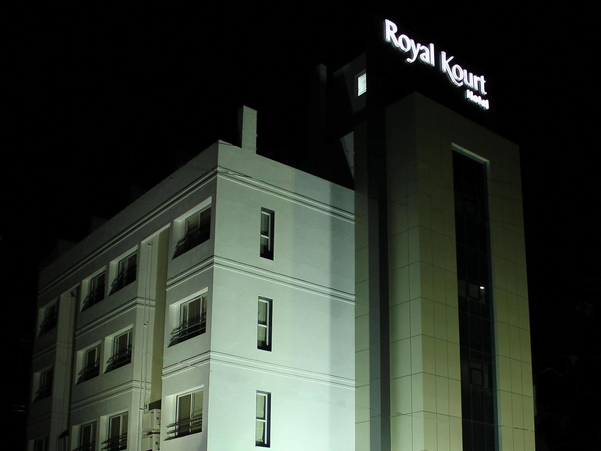 Hotel Treebo Trend Royal Kourt Aurangabad Exterior foto