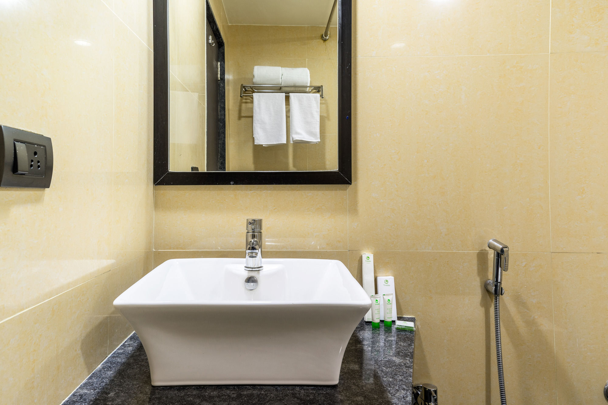 Hotel Treebo Trend Royal Kourt Aurangabad Exterior foto